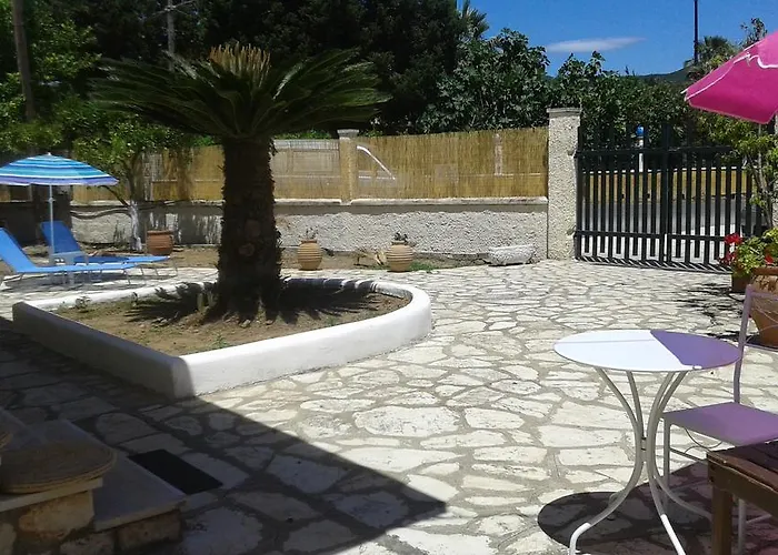 בית נופש Lemon Garden אגיוס גיורגיוס