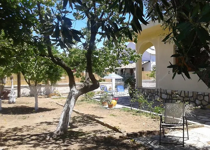 Lemon Garden בית נופש *